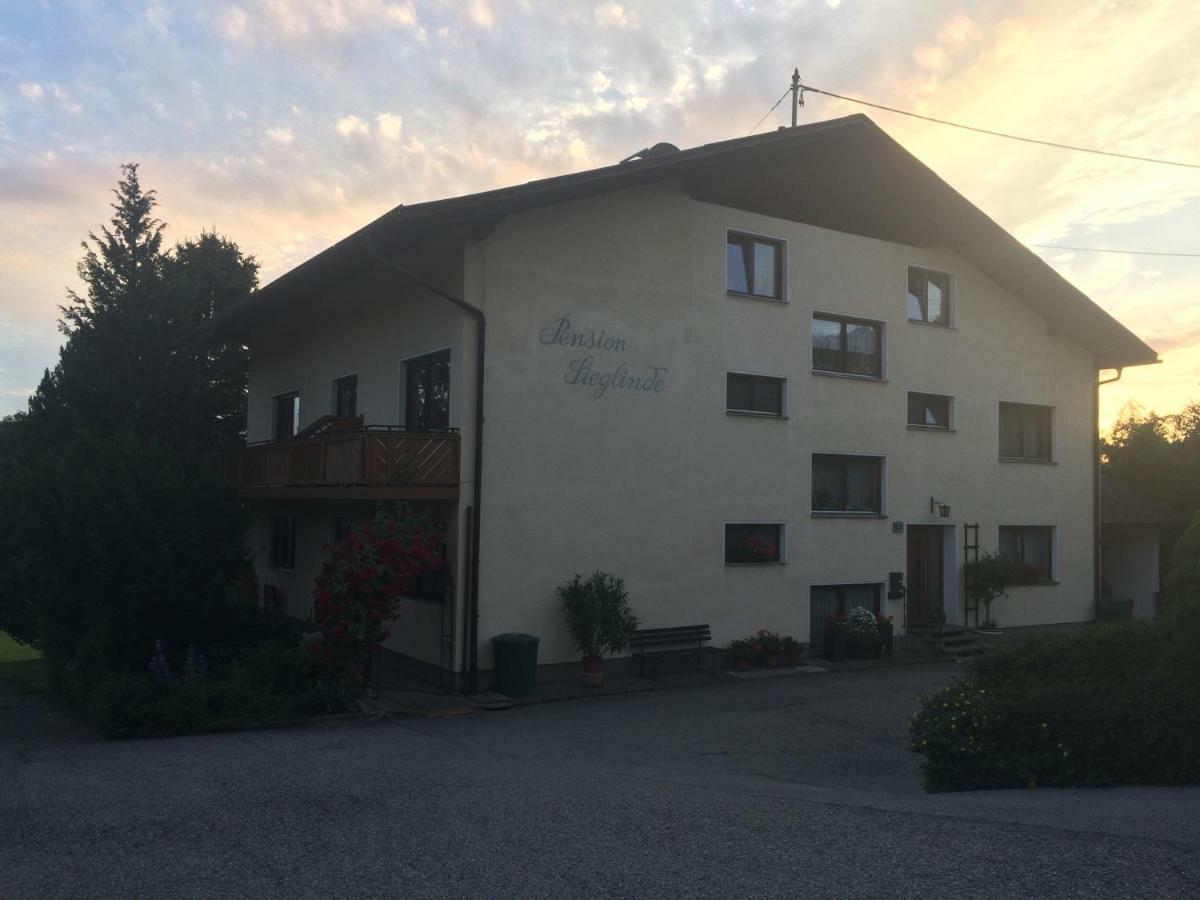 Haus Auer Apartment ไวแร็กก์ ภายนอก รูปภาพ